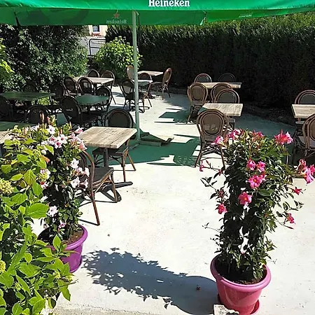 Logis Restaurant Le Franco Belge Hotel Montherme