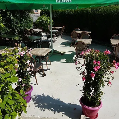 Hotel Logis Restaurant Le Franco Belge Montherme