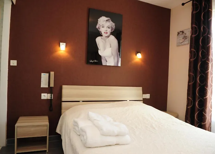 Logis Restaurant Le Franco Belge 호텔